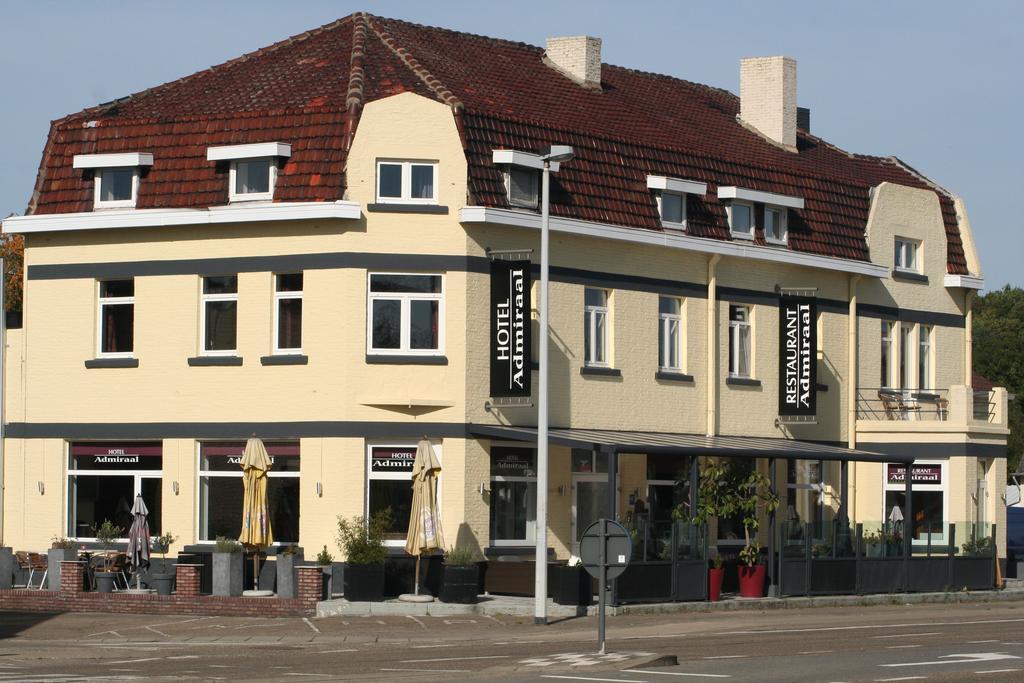 Hotel Admiraal Lanaken Exteriör bild