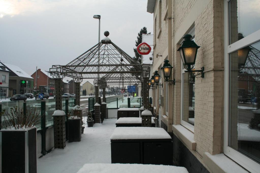 Hotel Admiraal Lanaken Exteriör bild