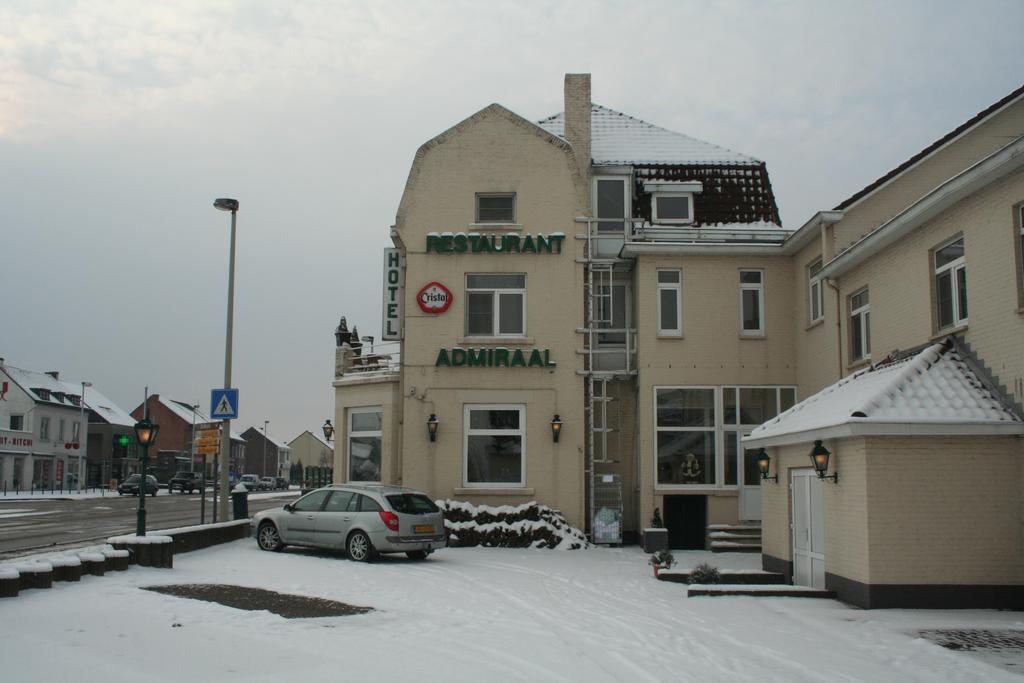 Hotel Admiraal Lanaken Exteriör bild