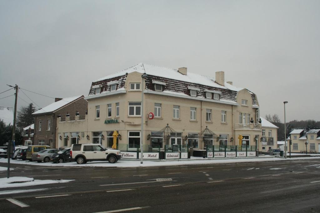 Hotel Admiraal Lanaken Exteriör bild