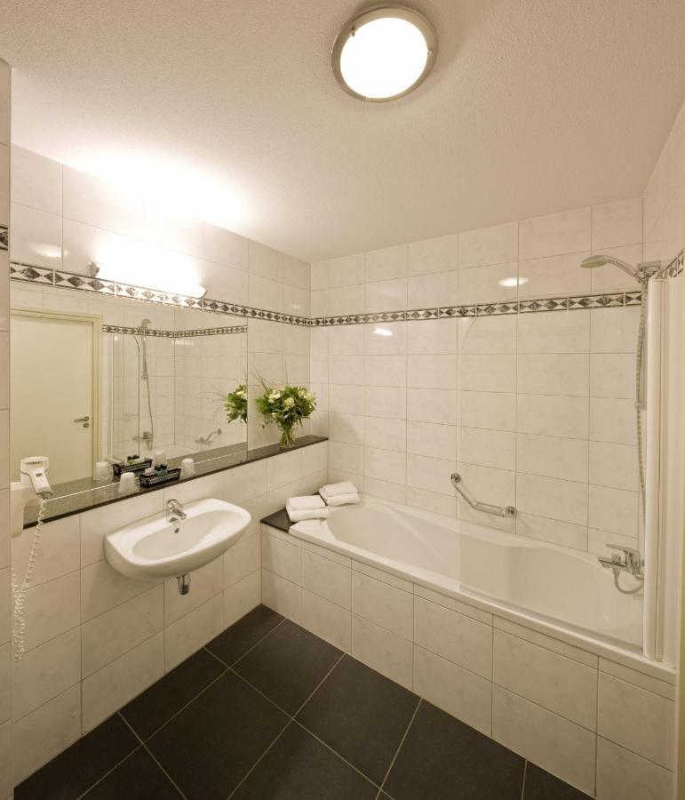Hotel Admiraal Lanaken Rum bild